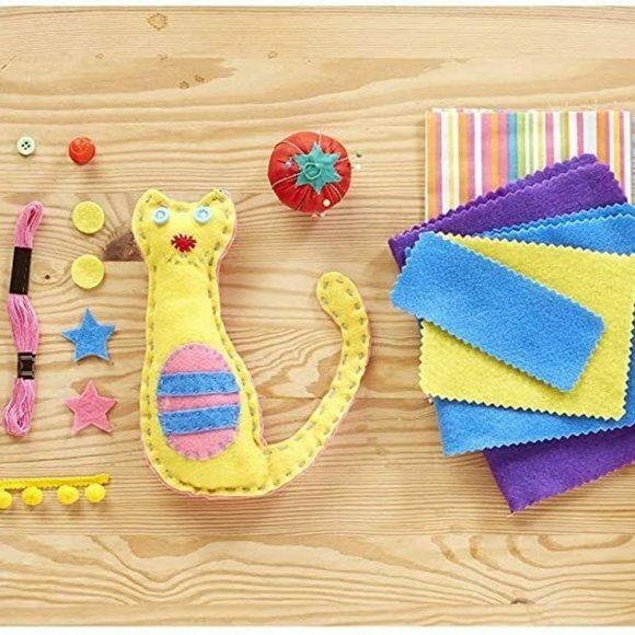 ALEX My First Sewing Kit - Picture 4 of 6